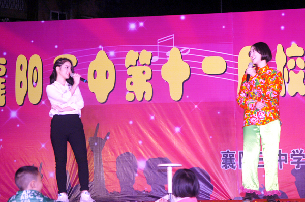 雙簧表演者李雪婷、郝思佳.JPG